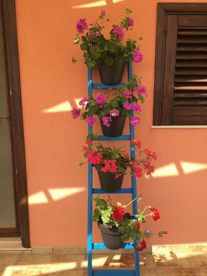 La Stanza Delle Muse In Villa Con Piscina Fontane Bianche Zewnętrze zdjęcie